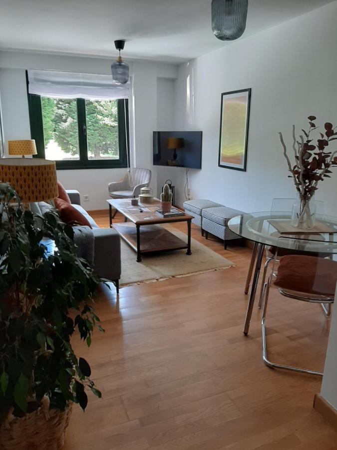 Apartamento El ñeru. En zona verde y junto al mar. Gijón Exterior foto