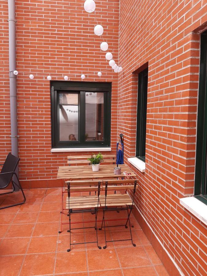 Apartamento El ñeru. En zona verde y junto al mar. Gijón Exterior foto